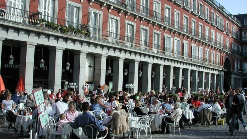 España bate nuevo récord de turistas con 82,3 millones de visitantes en 2018