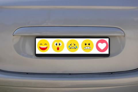 Matrículas de coches con emojis: este país les ha dado luz verde