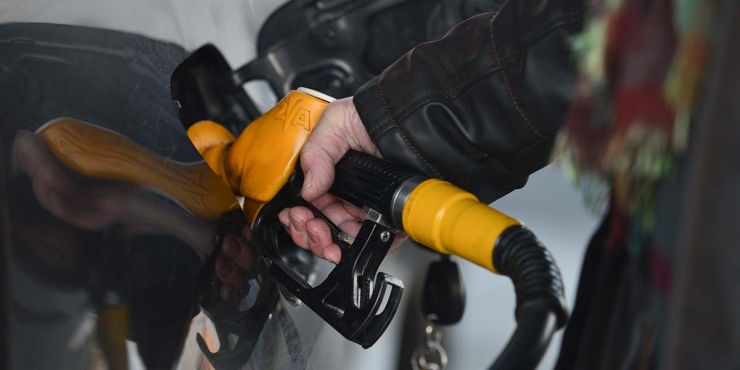 Llega a España la gasolina de 100 octanos: ¿Merece la pena?